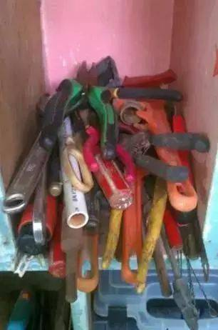 Vehicle maintenance tool management