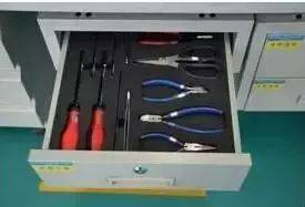 Vehicle maintenance tool management