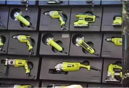 Vehicle maintenance tool management