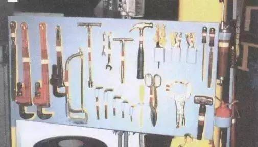 Vehicle maintenance tool management