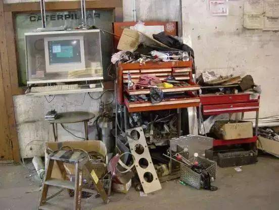 Vehicle maintenance tool management