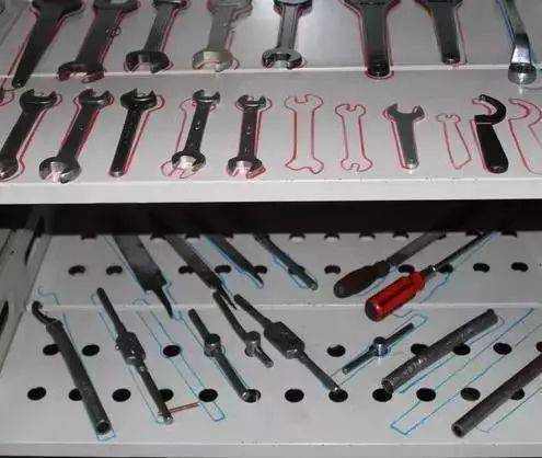 Vehicle maintenance tool management