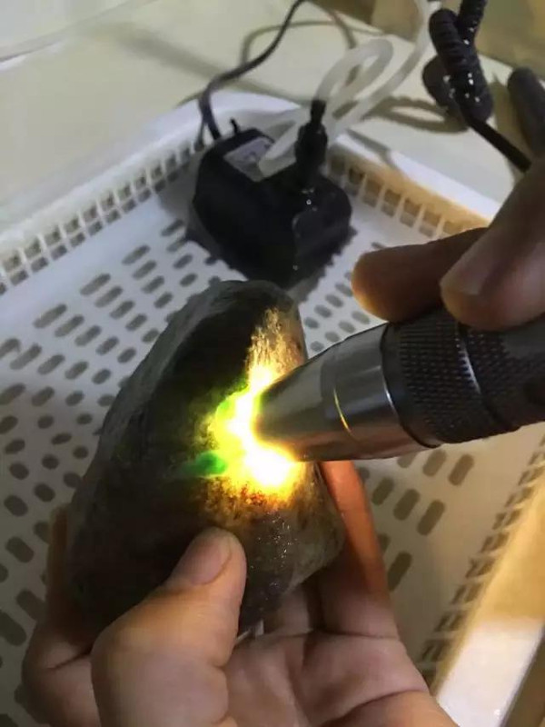 翡翠赌石专用术语