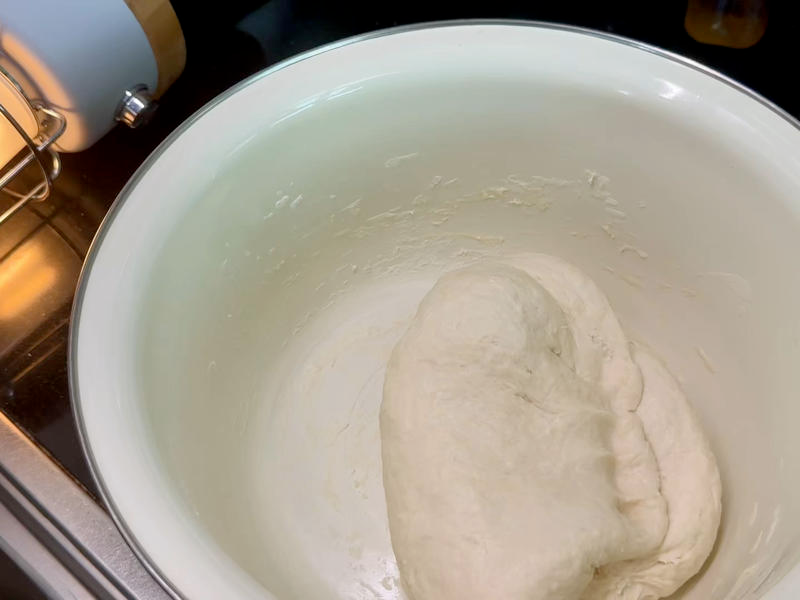 It's a video of the way the bun was squeezed