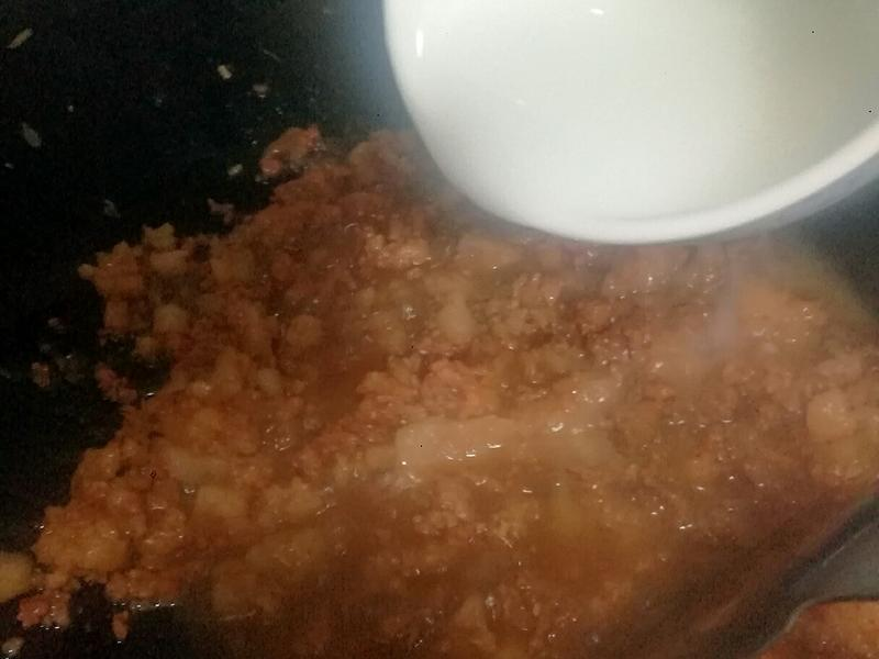 It's a video of the way the bun was squeezed