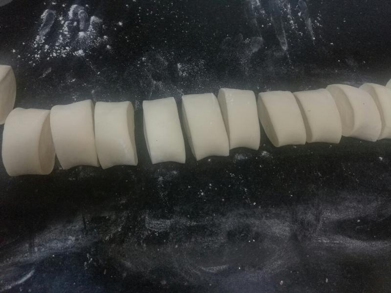 It's a video of the way the bun was squeezed