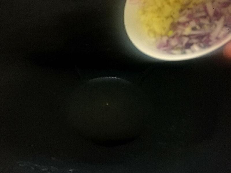 It's a video of the way the bun was squeezed