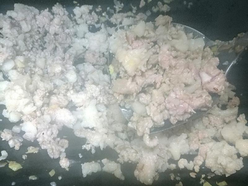 It's a video of the way the bun was squeezed