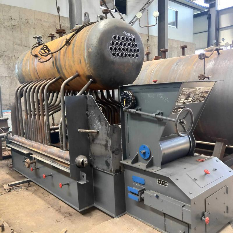 Steam engine head look structure