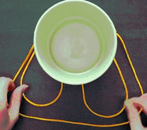 The way the ropes are taped