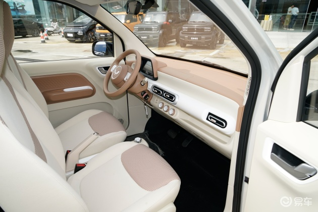 青岛车市降价促销