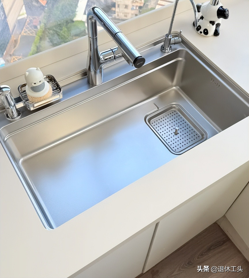 Picture of the single price of the sink