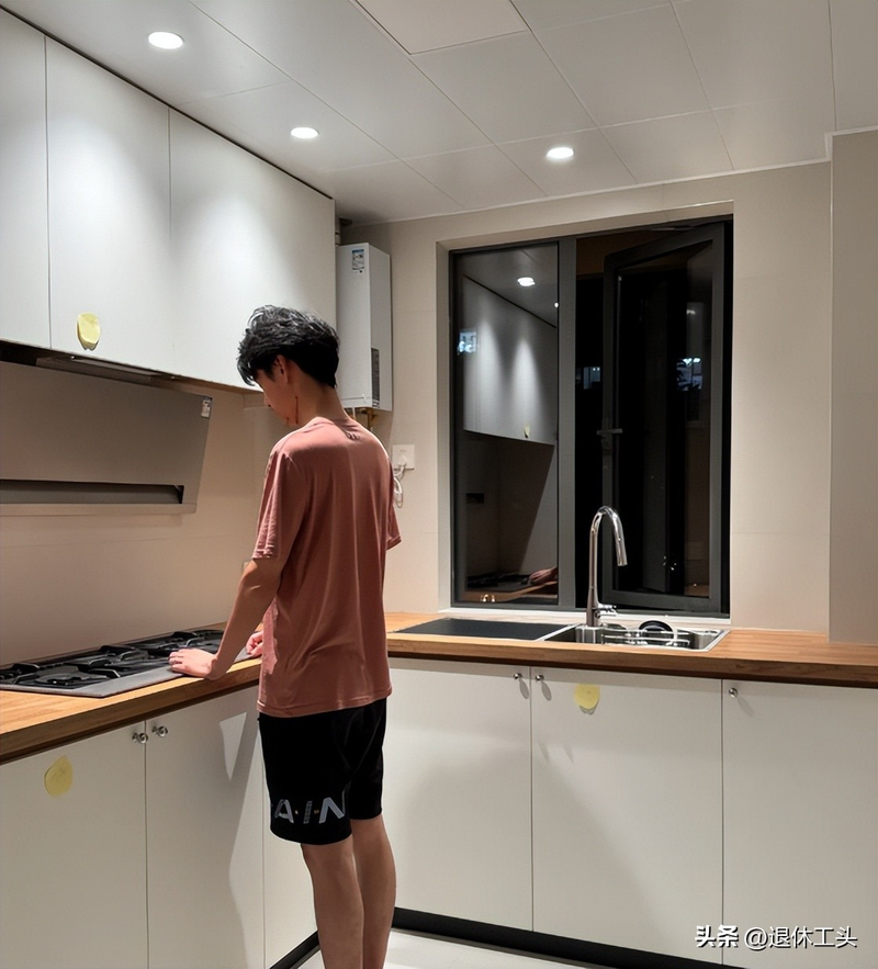 Picture of the single price of the sink