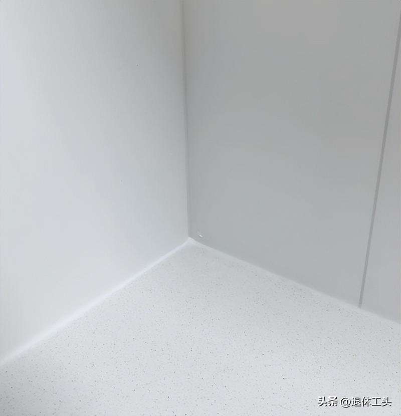 Picture of the single price of the sink