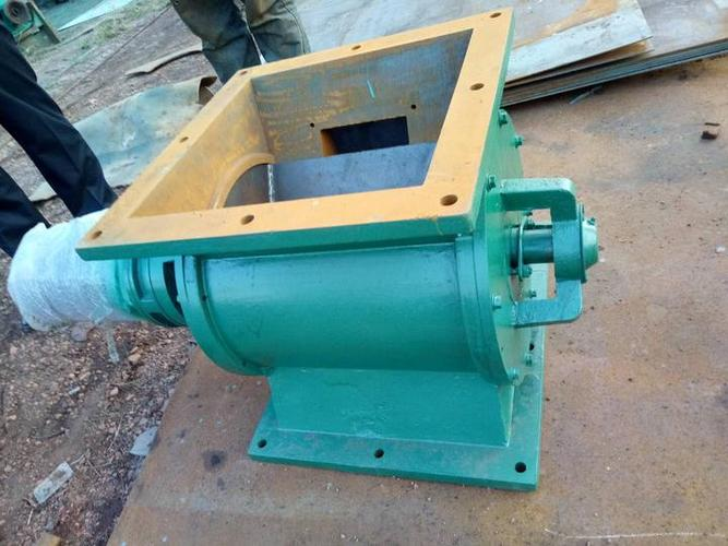 The working principles of a double feeder