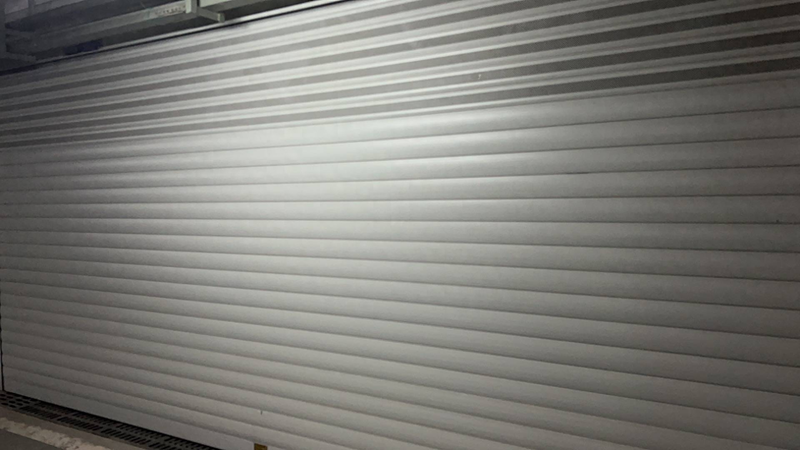 Garage electrical roll door maintenance
