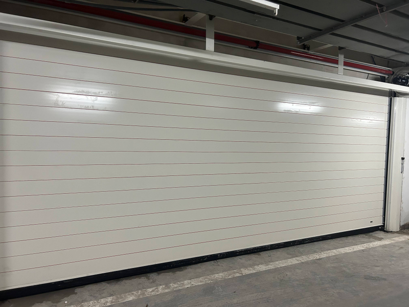 Garage electrical roll door maintenance