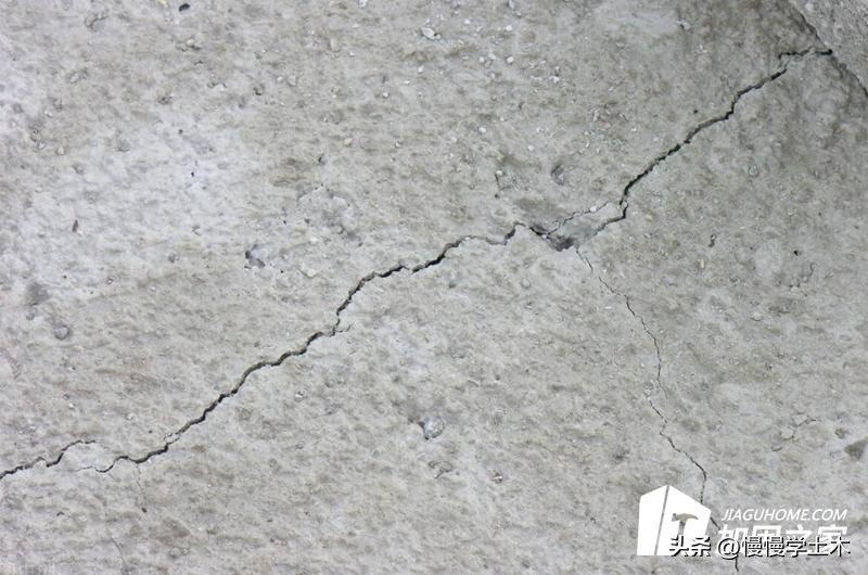 大体积混凝土中温度裂缝的成因