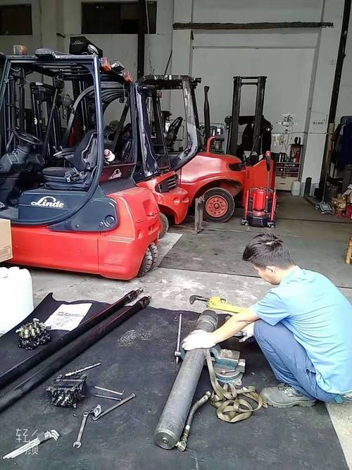 电动叉车维修保养制度