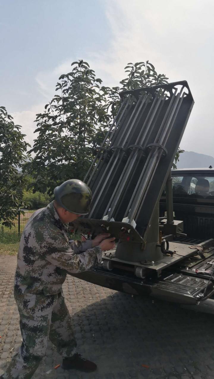 进行人工增雨的原理是干冰