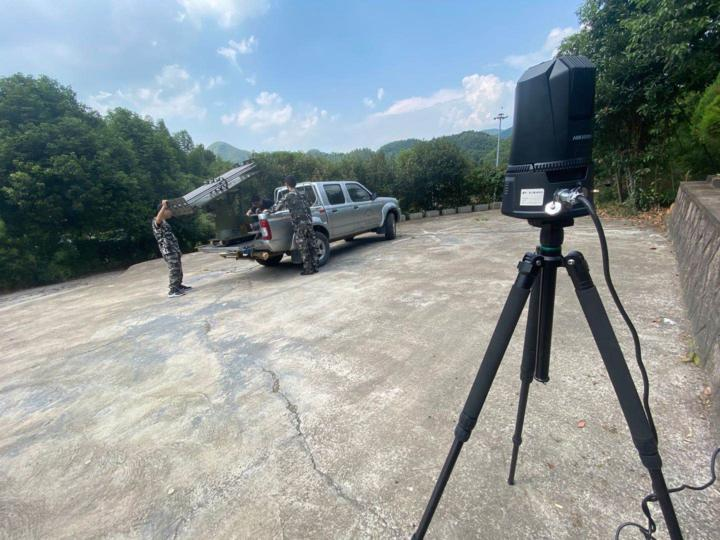 进行人工增雨的原理是干冰