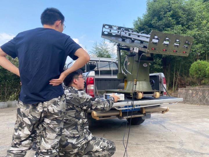 进行人工增雨的原理是干冰