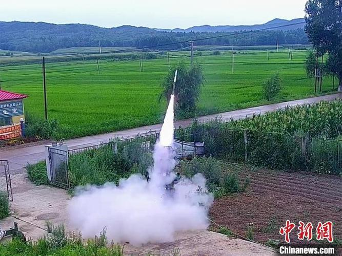 进行人工增雨的原理是干冰