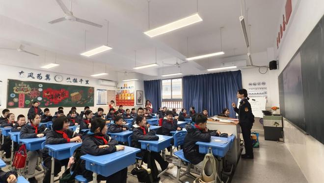 宣传垃圾分类知识