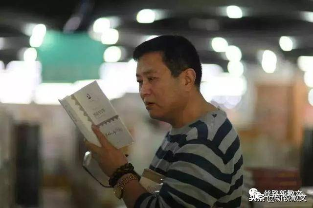 杨朔散文的艺术特点