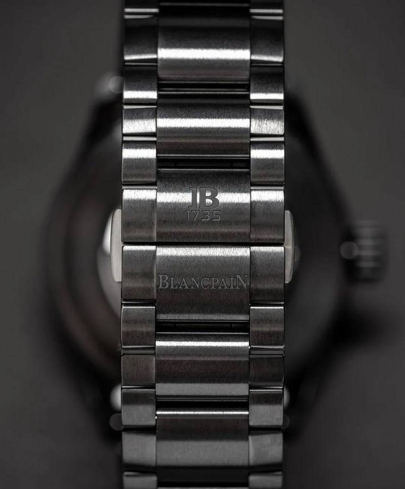 Graphics of ceramic watch chain dismantling methods