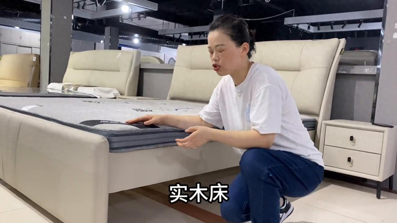 What's the average price of a brown mattress