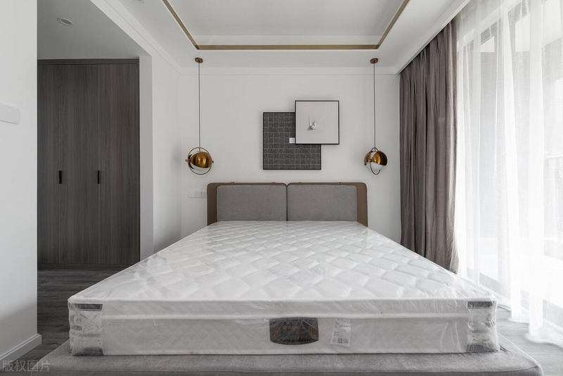 What's the average price of a brown mattress