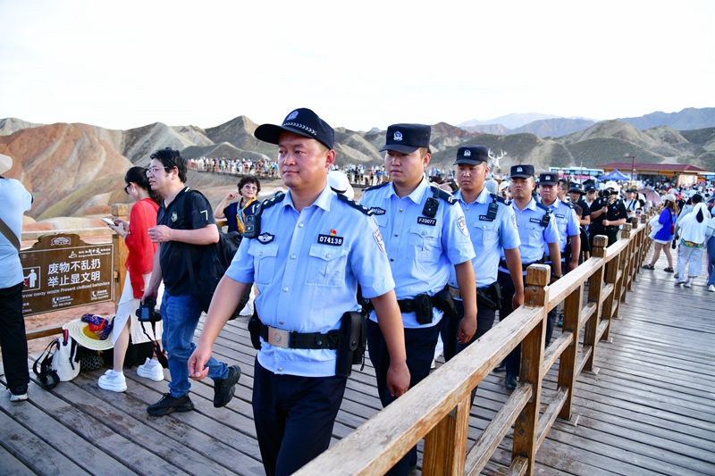 张掖丹霞地貌的成因