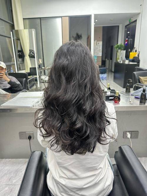 It's a very simple strutting step