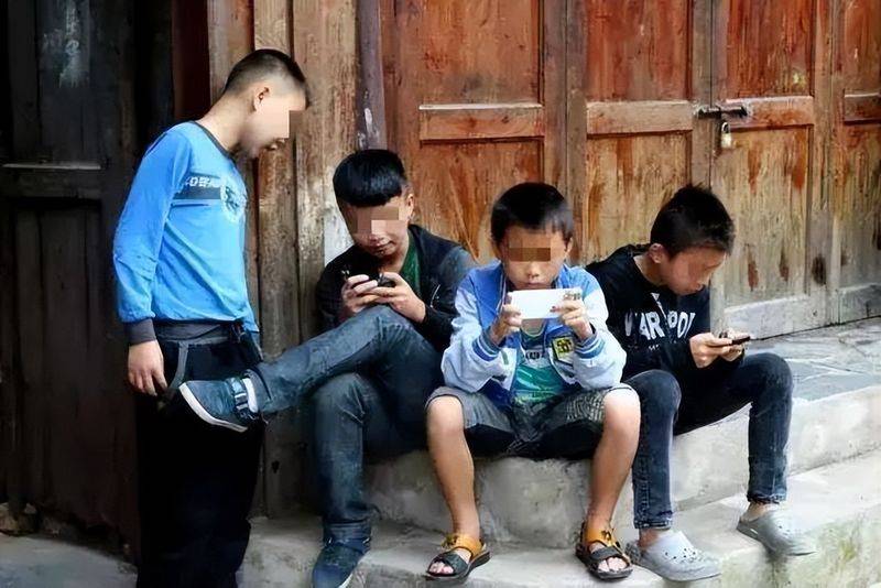 留守儿童心理问题的成因及对策分析