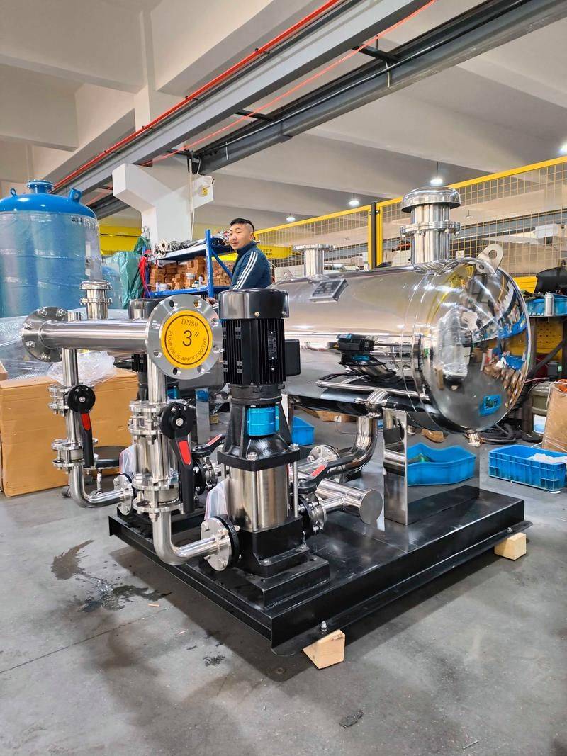 Activation of water facilities without negative pressure constant pressure