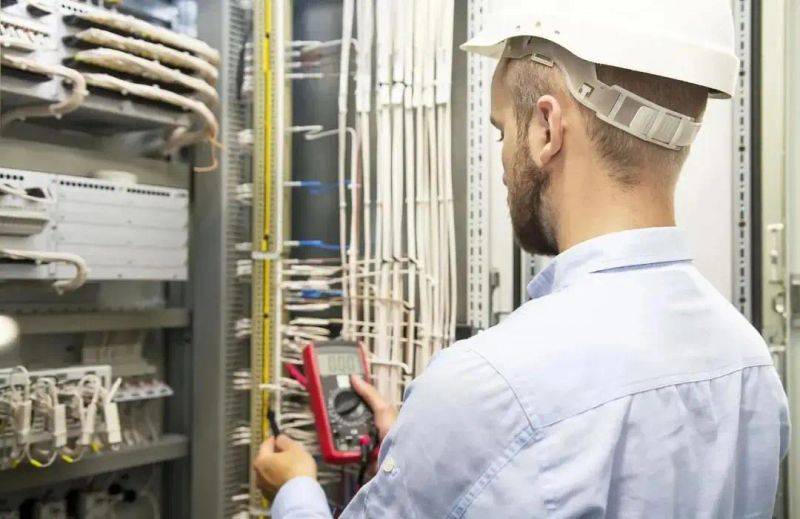 How much for a weak electrical engineer certificate