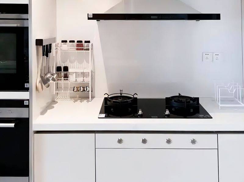 Pretty gas stove maintenance line