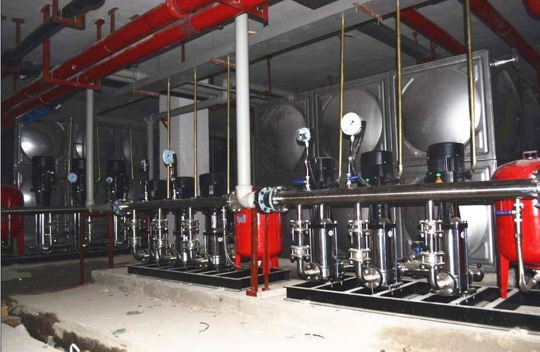 Activation of water facilities without negative pressure constant pressure