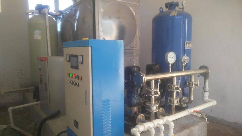 Activation of water facilities without negative pressure constant pressure