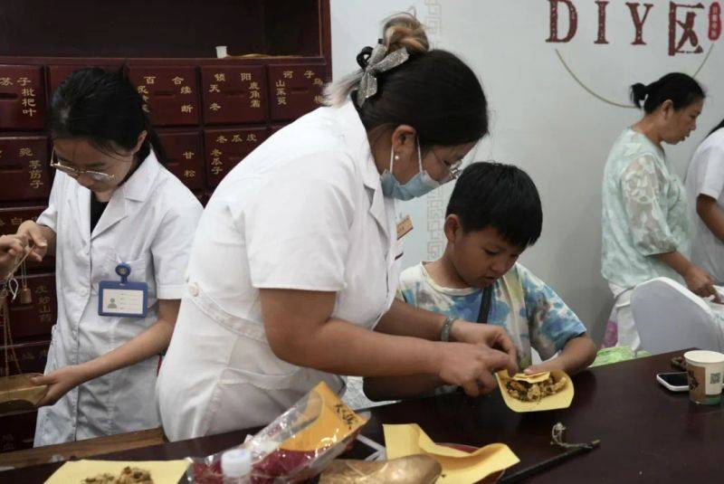 Lecture on chinese medicine services