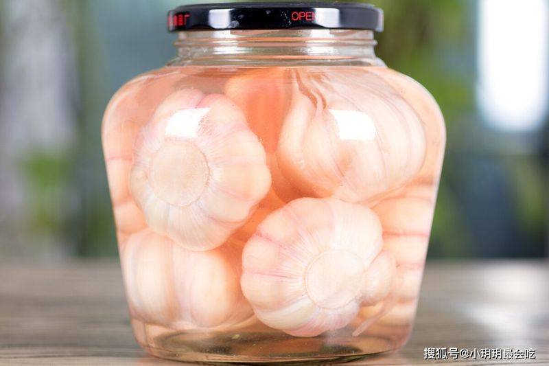 Northeast garlic pickles