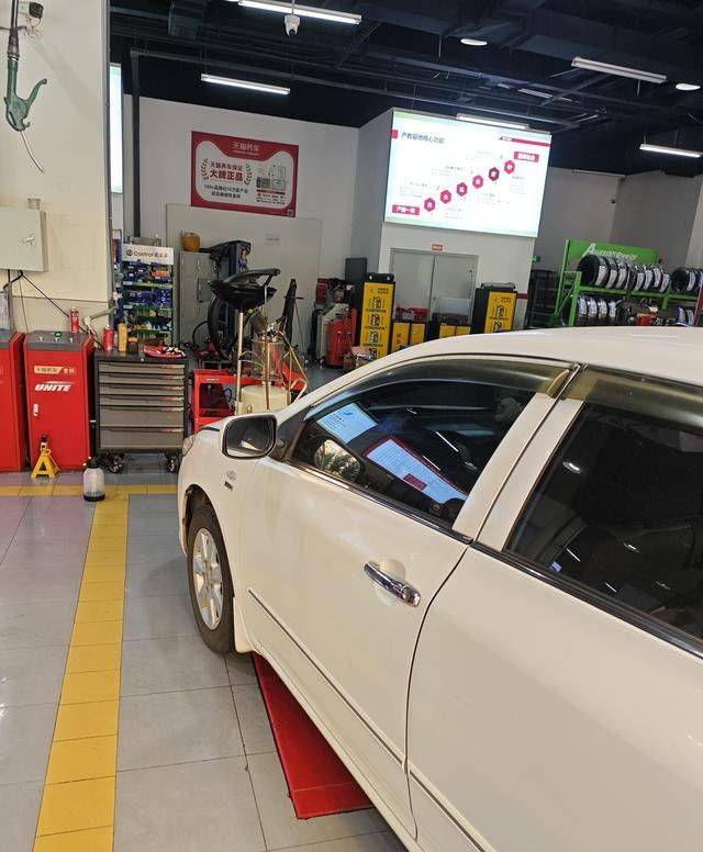 Carola, double-engine car cost