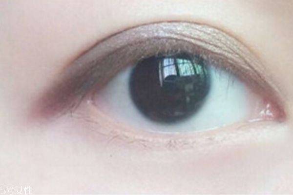 自然眼线的画法步骤图