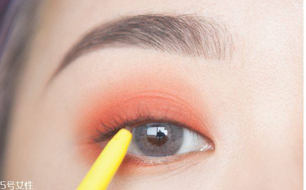 自然眼线的画法步骤图