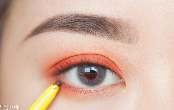 自然眼线的画法步骤图