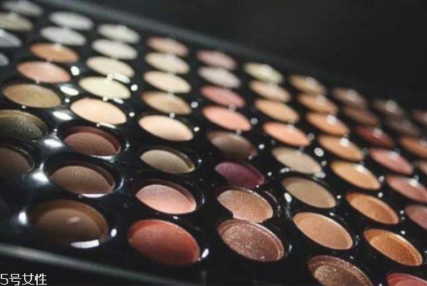 自然眼线的画法步骤图