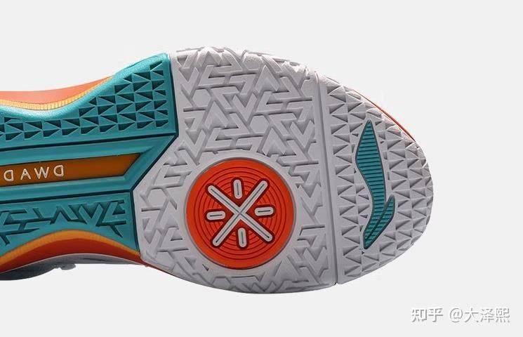 篮球鞋价格一般多少