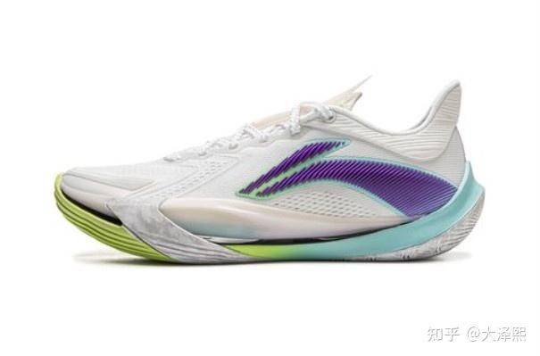 篮球鞋价格一般多少