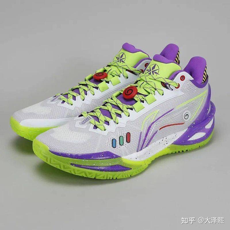 篮球鞋价格一般多少